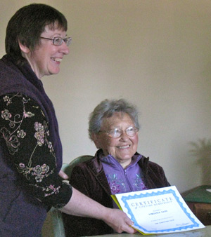 Virginia Saso receiving award